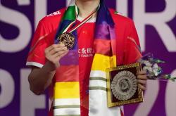 华体会官方平台下载-羽毛球选手实力碾压，勇夺四强资格