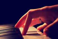 华体会首选平台-猛龙强行终结尼克斯，武切维奇在年度焦点之战接管比赛